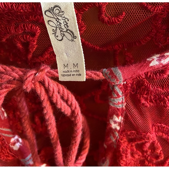 Free People boho mini red floral tunic dress with lace inserts and underlining - Picture 11 of 16